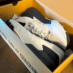 Brand new Under Armour Tennis shoes